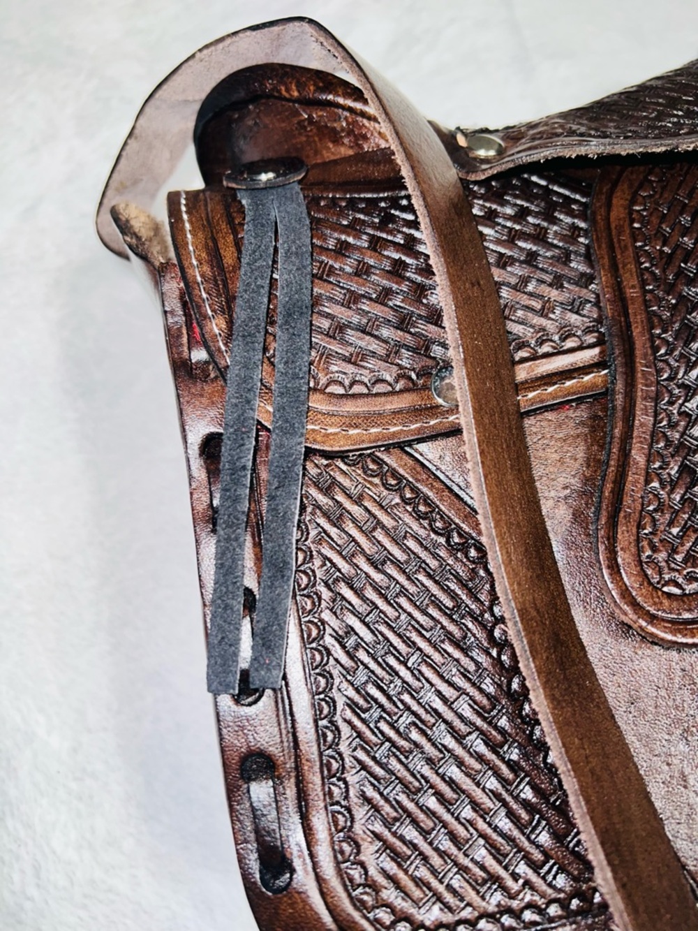 Hand Crafted Brown Woven Saddle-Style Shoulder Bag - Picture 11 of 15